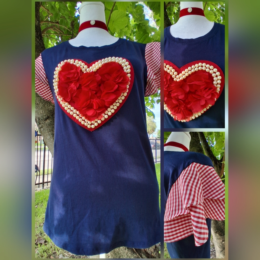 🔥COZY CREW NECK Navy Top Red Heart & Pearl Details Size M EUC & FREE GIFT